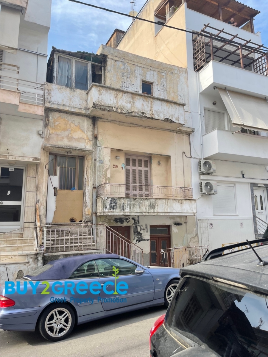 House for sale in Piraeus